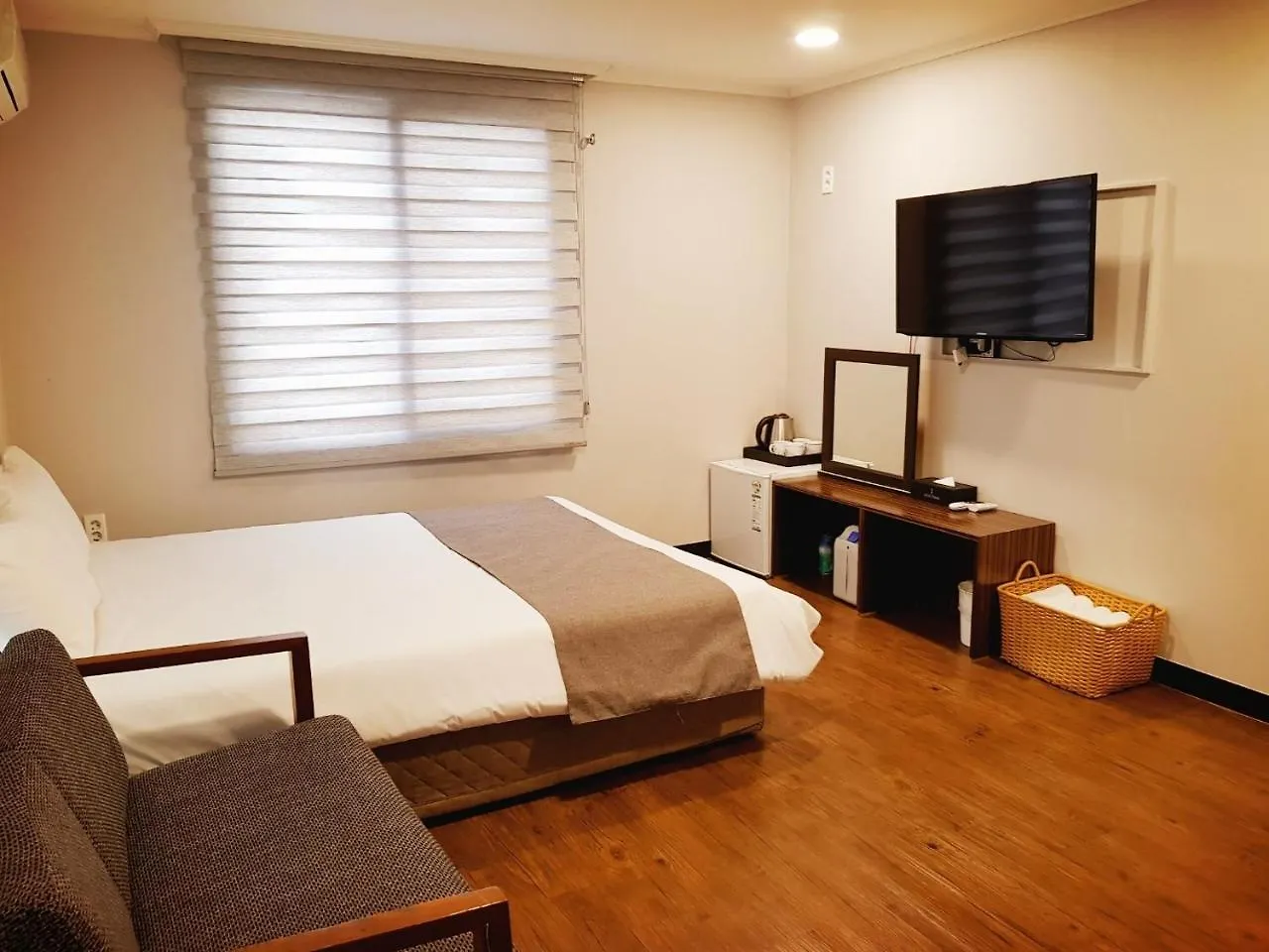 Hotel Tong Yeondong Jeju 3*,  South Korea